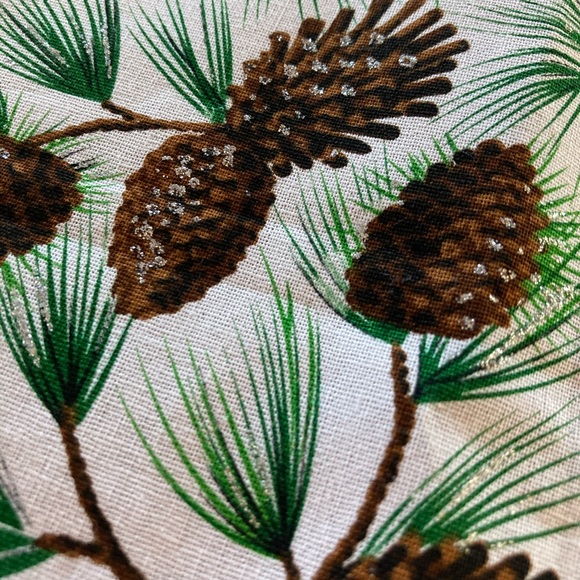 70”x43” white cotton tablecloth with pine cones - Picture 3 of 4